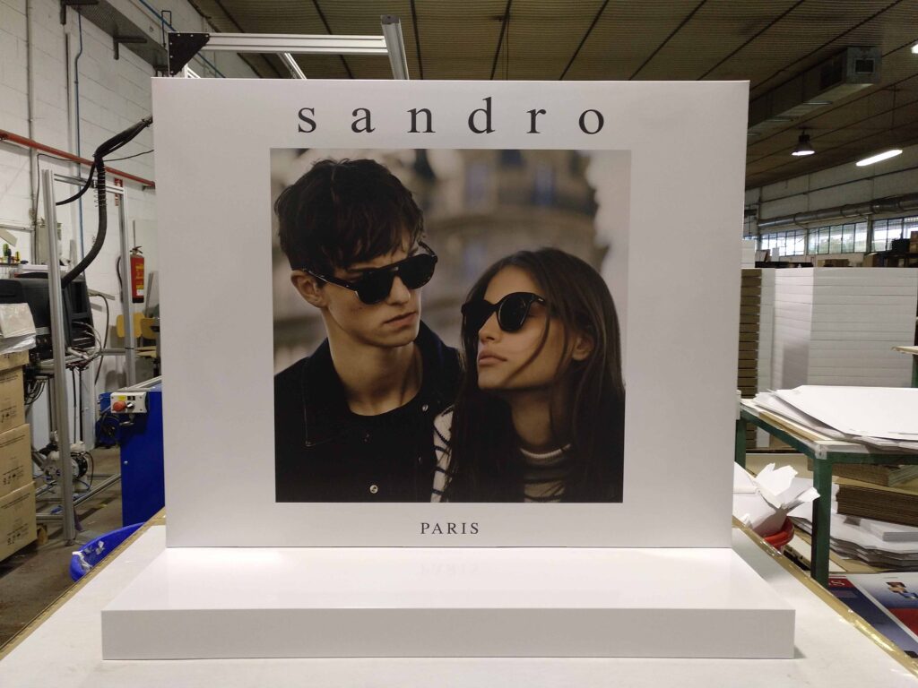 PLV Carton pour la licence de lunettes Sandro