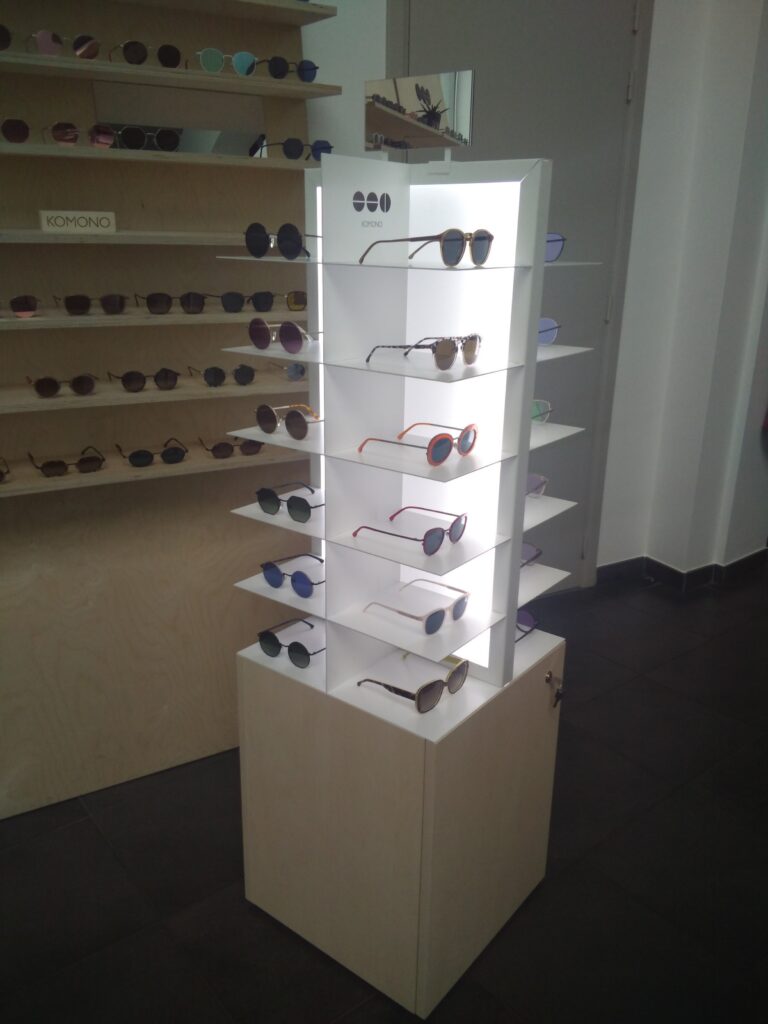 Présentoir de sol rétroéclairé lunettes solaires plv display